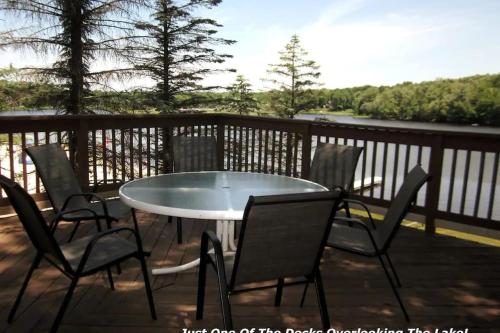 Waterfront Stagshead Lakehouse at Lake Arrowhead