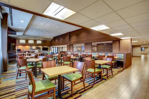 Fairfield Inn & Suites by Marriott Springfield Holyoke