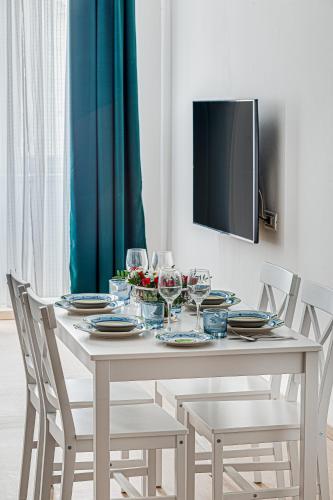 Ultra Central Apartment with Private Terrace