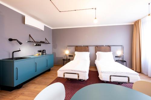 Double or Twin Room with Private Bathroom image 2