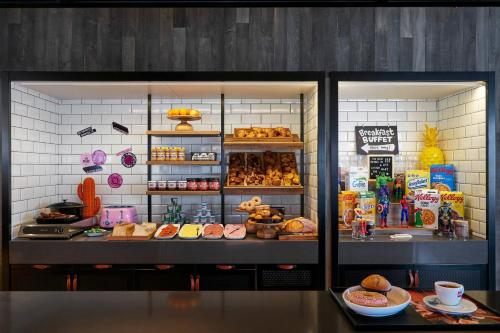 Cibo e bevande, Moxy Slough in Slough