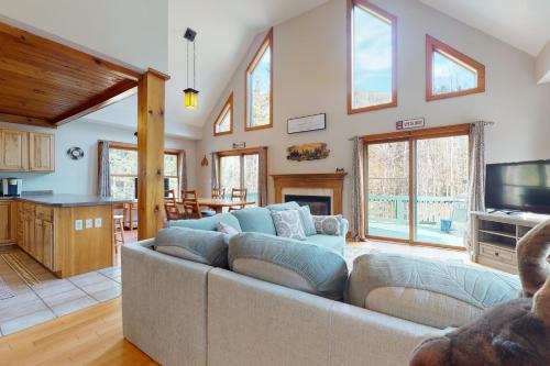 White Mountains Chalet by Mirror Lake