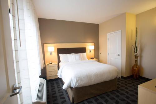 2 bedrooms, 3 beds