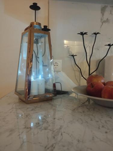 Renovated Basement Duplex with Patio and Folk Decor in the Heart of Athens, Athènes (photo 6)