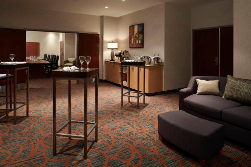 Courtyard by Marriott Montreal Airport