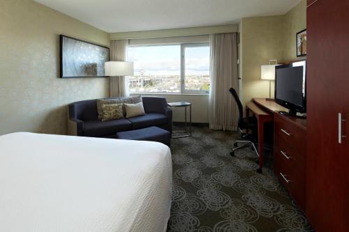 Courtyard by Marriott Montreal Airport