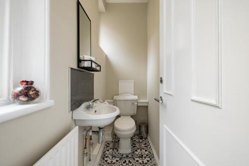 Avari Apartments - Hatton Collection