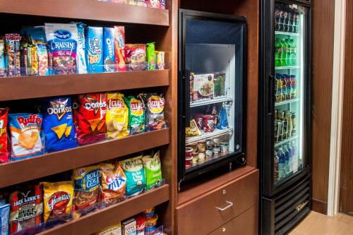 Fairfield Inn & Suites Peru - image 9