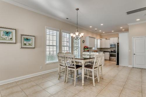 Sands Beach House 308 (5 Bedroom Sleeps 16) - image 6