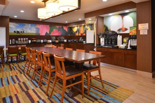 Fairfield Inn & Suites Louisville North