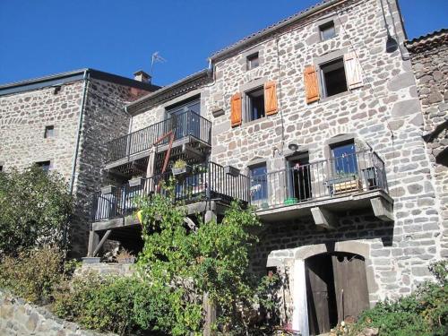 Maison dans un village au calme et au frais. gîte à louer Varennes