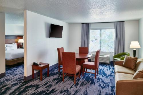 Fairfield Inn & Suites Detroit Livonia