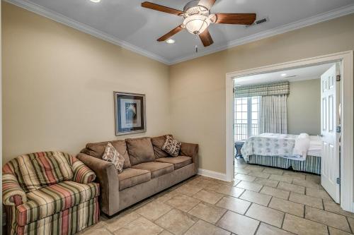 -Atlantis (7 Bdrm / 7.5 Bath Sleeps 22) - image 44