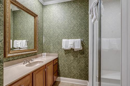 -Atlantis (7 Bdrm / 7.5 Bath Sleeps 22) - image 38