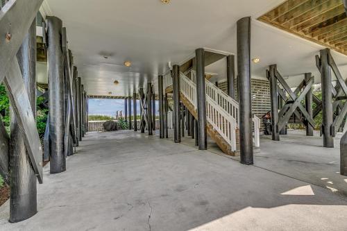 -Atlantis (7 Bdrm / 7.5 Bath Sleeps 22) - image 32