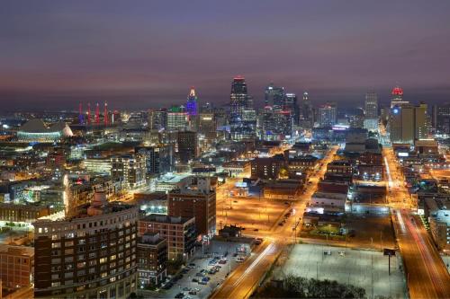 Sheraton Kansas City Hotel at Crown Center - image 13