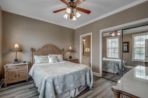 -The Palms (6 Bdrm / 6.5 Bath Sleeps 22) - image 14