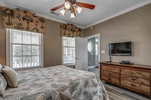 -The Palms (6 Bdrm / 6.5 Bath Sleeps 22) - image 2