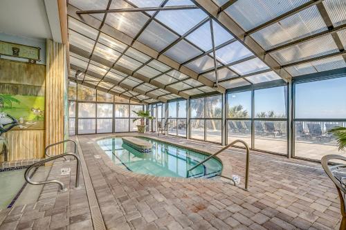 Luxury Caribbean Resort 1209 with Oceanfront Balcony - main image