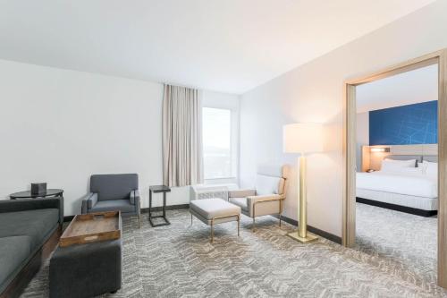 SpringHill Suites by Marriott San Jose Fremont - image 2