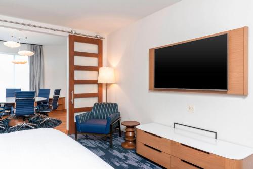 Fairfield Inn & Suites by Marriott Fair Oaks Farms