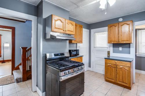 Spacious Home with In-Unit Laundry, Parking, 1GB WiFi, & Patio Deck, Rochester (fotografie 8)