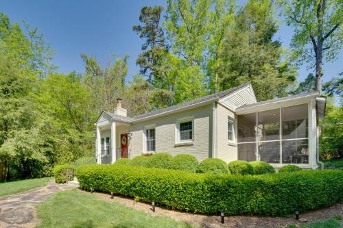 Le Canard Cottage with Porch 10 Mi to Asheville! - image 26
