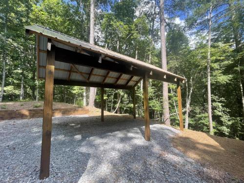 Hollow Tree Hideaway - Coosawattee River Resort 2 in Ellijay, USA