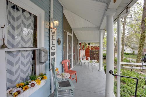 Spacious Lakeside Cottage - 2 Miles to Marblehead! in Marblehead (OH)