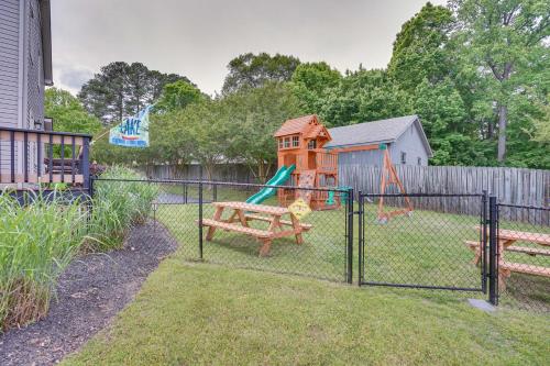 Summer on the Lake: Private Dock & Kayaks in Roanoke Rapids (Észak-Karolina)