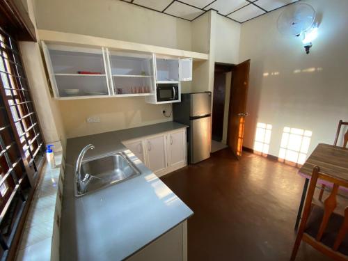 Konyha,  négyzetméteres, 3 hálószobás Apartman 3 fürdőszobával Borella területén (Oasis Colombo) in Rajagiriya