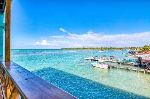 ทัศนียภาพ, Bambuda Bocas Town in โบกัส เดล โตโร