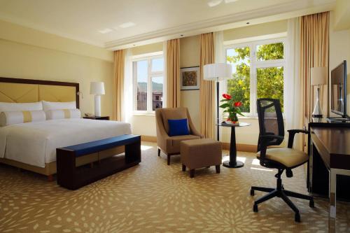 1 queen bed