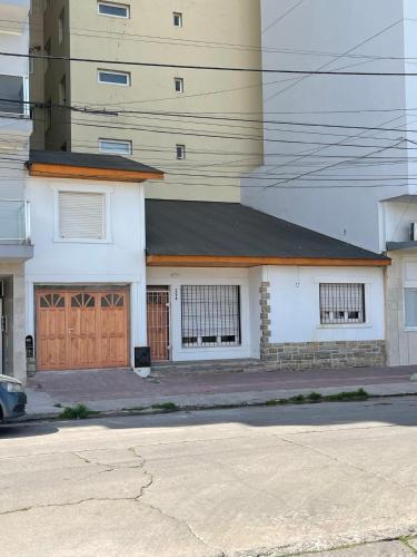 Exterior view of Hermosa casa 50 mts del mar y frente al parque