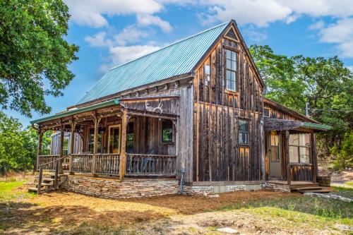 Old Fellows Farmhouse in Kerrville, USA
