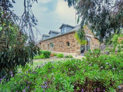 *Newly relisted* Coach House at Lisdillon Vineyard