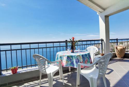 Apartments Adria - seafront & seaview