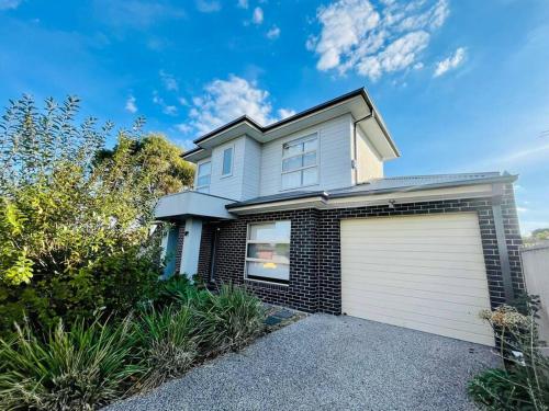 Tranquil Retreat near to Airport in Fawkner