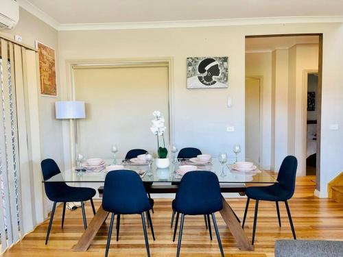 Tranquil Retreat near to Airport in Fawkner