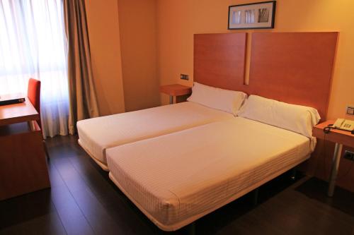 Single Room image 9