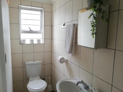 Rondebosch East Garlandale STRICTLY HALAAL, fresh garden cottage Rondebosch East Garlandale STRICTLY HALAAL, fresh garden cottage