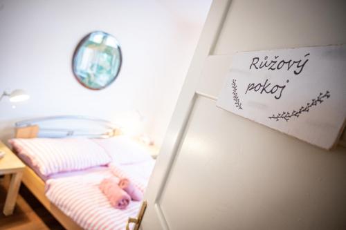 2 twin beds