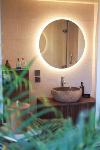 Bathroom, Luxurious cabin with desk & mini library near Spice of India