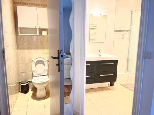 Apartment image 10