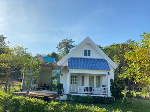 Villa, บ้านเพื่อน St รีสอร์ท ระยอง in Sam Nak Thong