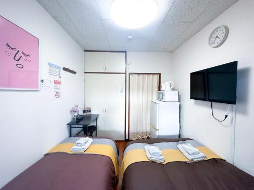 room detail thumbnail 1