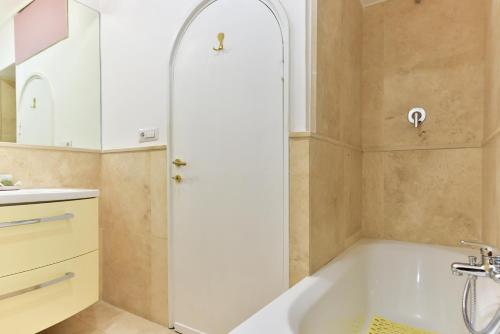 Elite Rome apartments 3, Рим (фото 6)