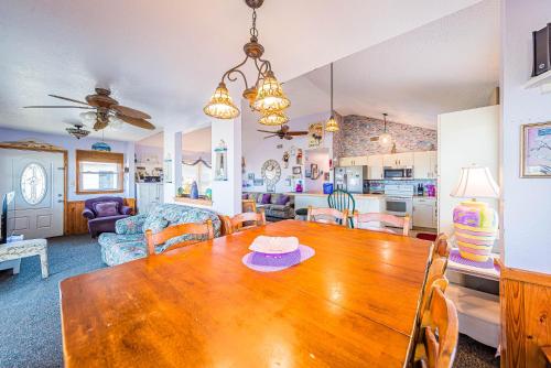 Coleman's Beach Front Inn - image 12