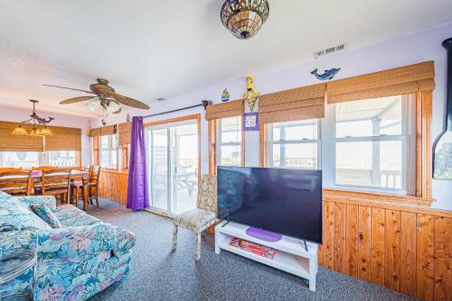Coleman's Beach Front Inn - image 11