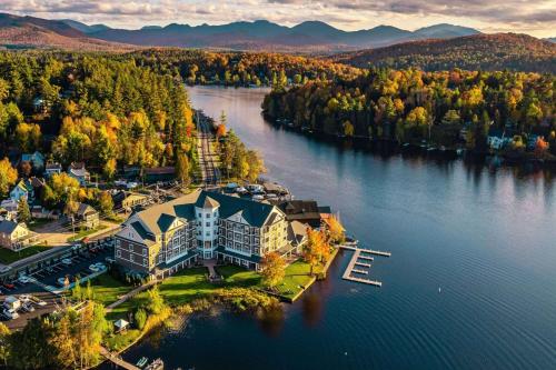 Saranac Waterfront Lodge - Accommodation - Saranac Lake